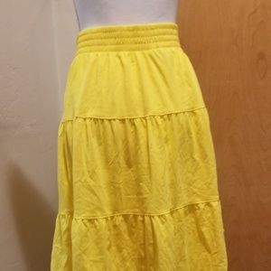 yellow skirt